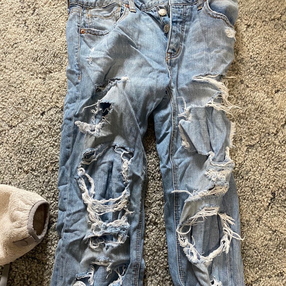 American eagle distressed boyfriend jeans